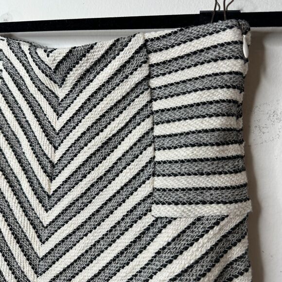 Ann Taylor Loft Petite Textured Cream & Black Chevron Stripes Flare Skirt XXSP - Picture 3 of 11